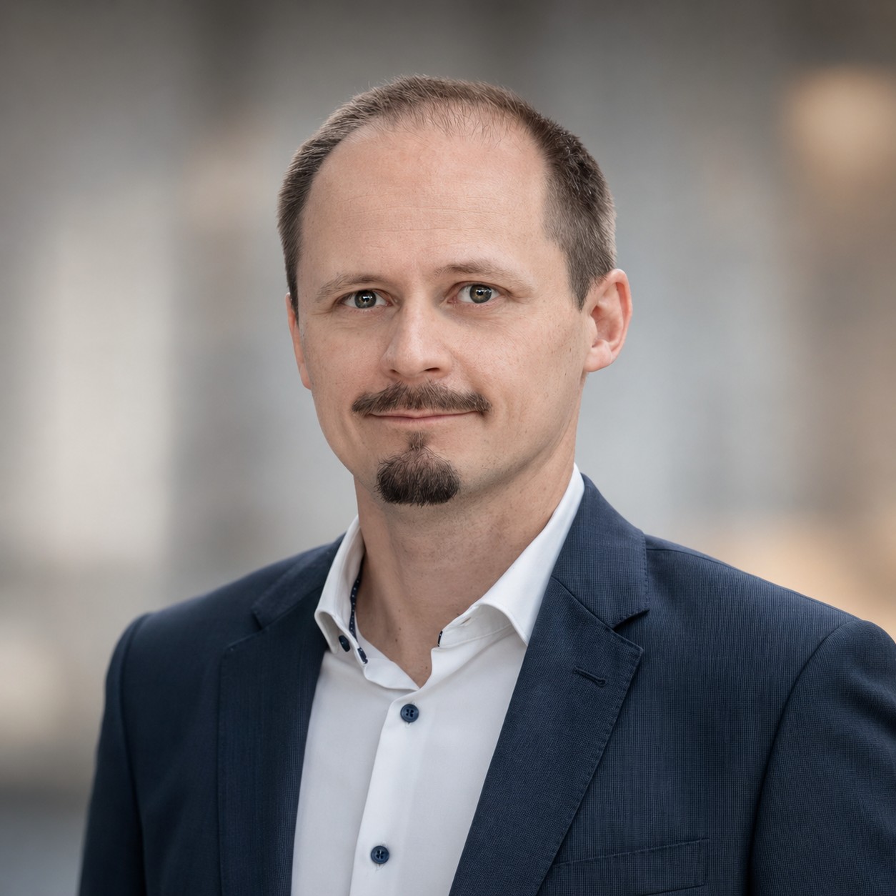https://zubit.de/storage/2024/08/Julian_Jansen_JJ-2017.jpg